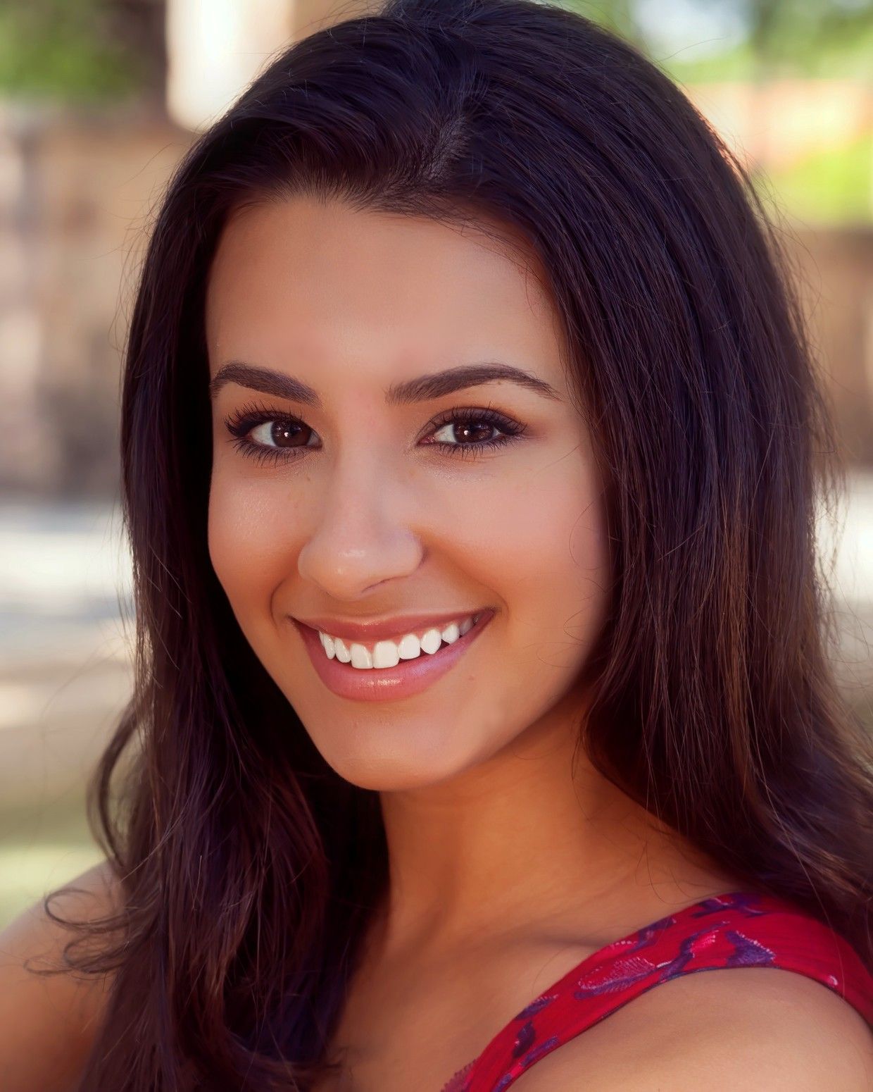 I will do best quality high end retouch your photos